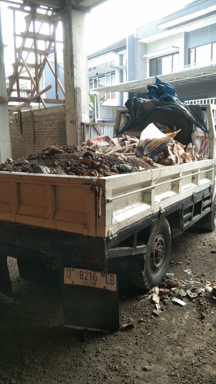 Jasa urug tanah dan brangkal di Buah Batu Bandung